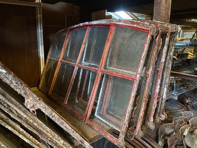 Støbejerns vinduer 1.10 cm b x 70 cm. h 10 stk.